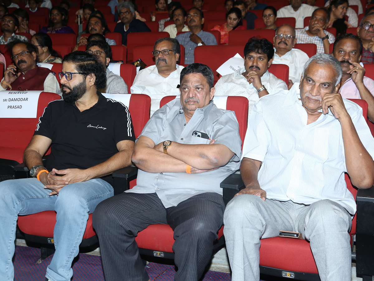 Dharsakaratna_20DNR_20Film_20Awards_20Function_20Shilpakala_20Vedika_2C_20Hyderabad-_20_2844_29.jpg 44