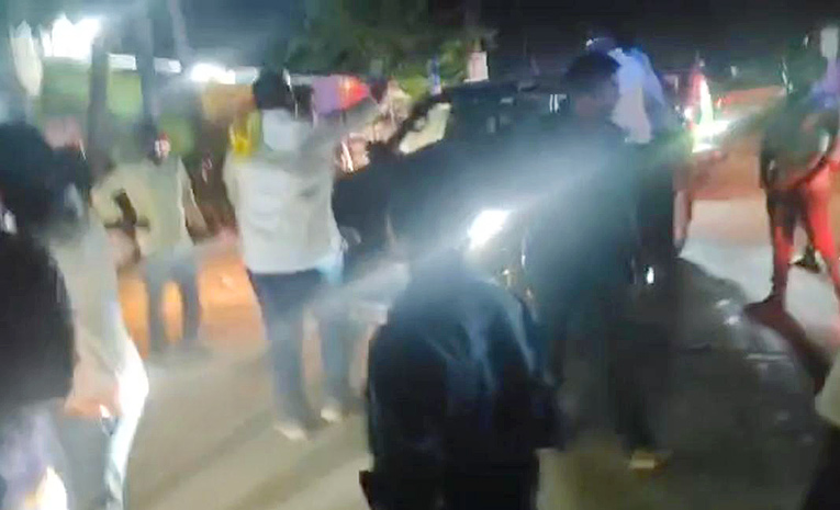TDP-Supporters-Attack-On-YSRCP.jpg