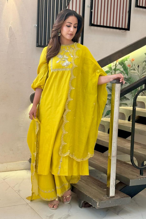 Hena-Khan-11.jpg 12