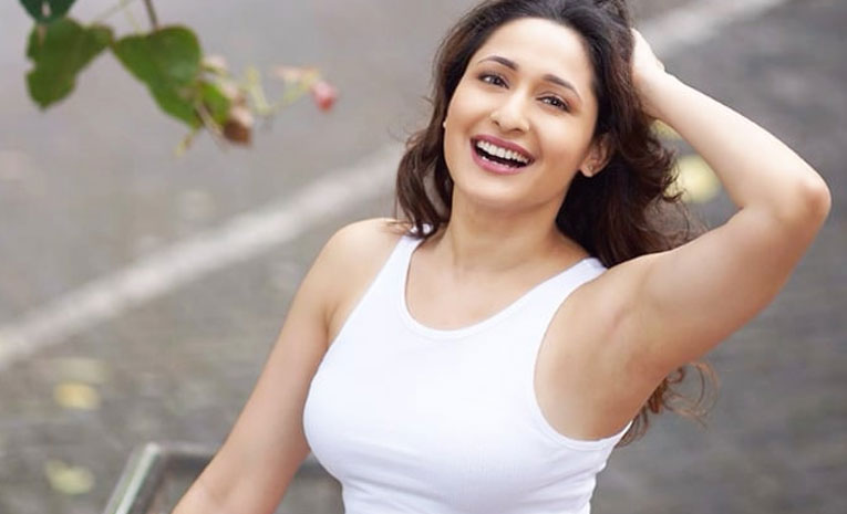 pragya-Jaiswal.jpg