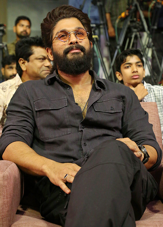 Arya_20Movie_2020_20Years_20Celebration_20HD_20Photos-13.jpg 13