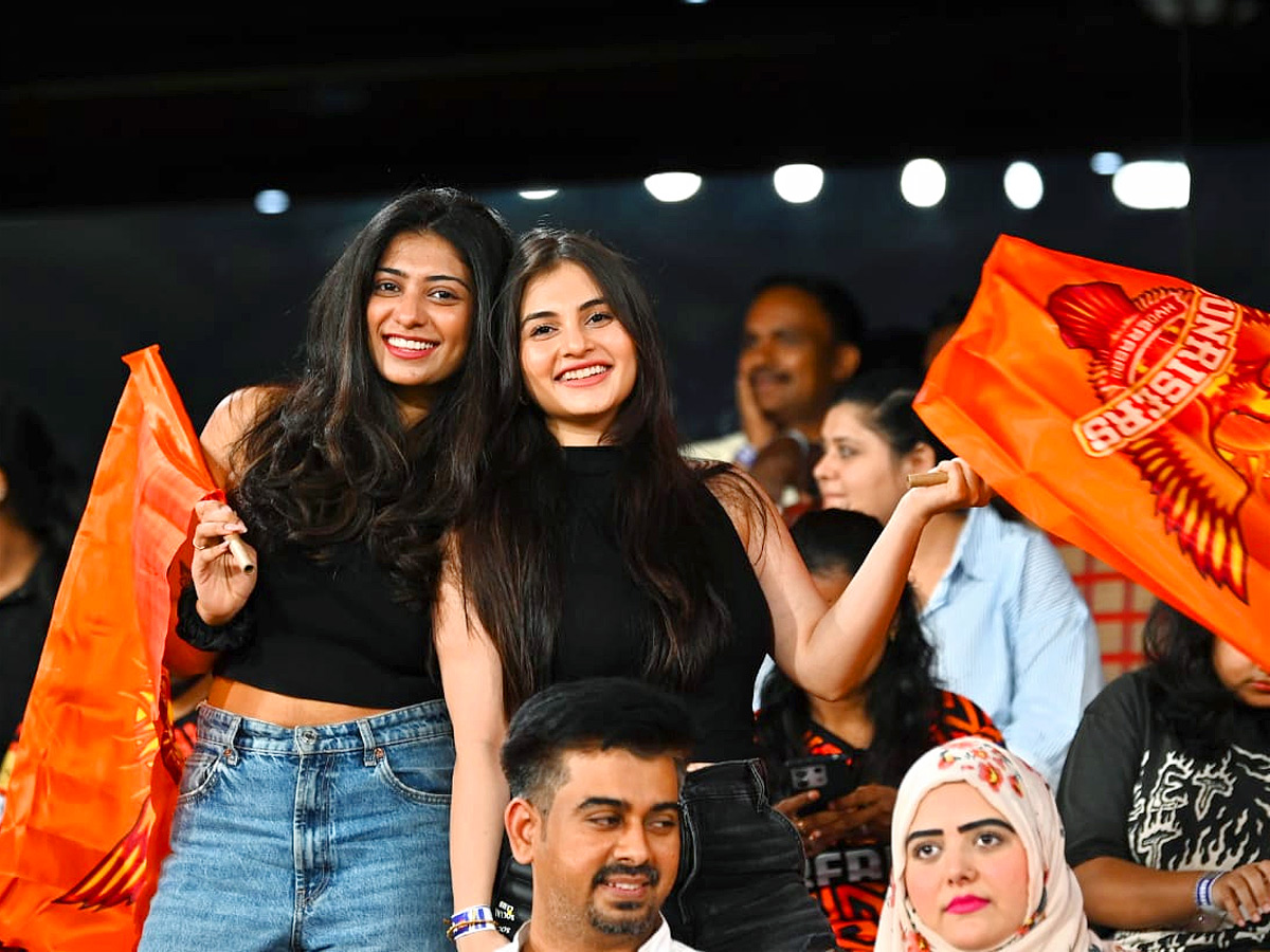 Celebrities_20In_20IPL_20Match_20at_20Hyderabad_20Uppal_20Cricket_20Stadium_20Photos_20_2816_29.jpg 17