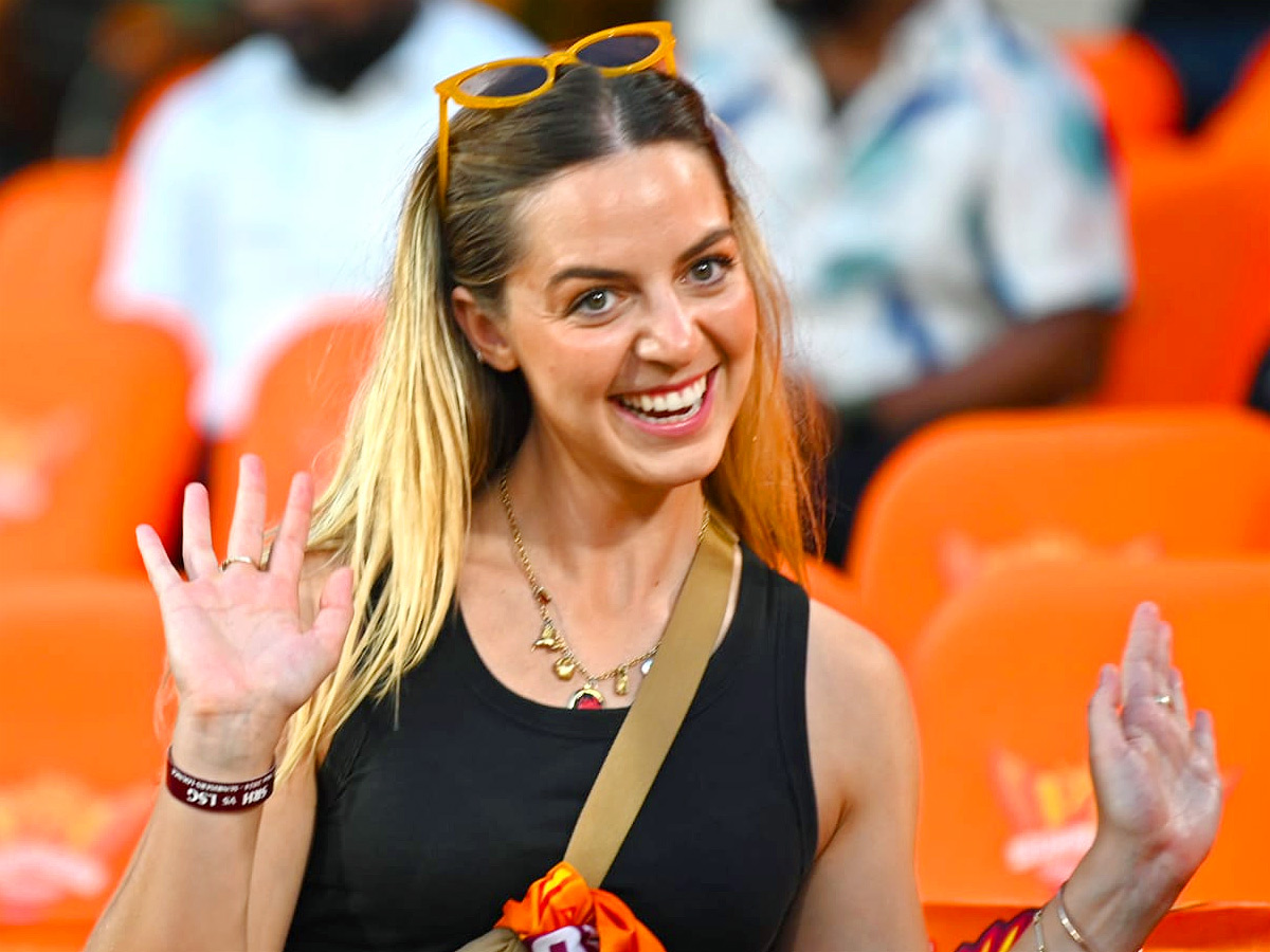 Celebrities_20In_20IPL_20Match_20at_20Hyderabad_20Uppal_20Cricket_20Stadium_20Photos_20_2821_29.jpg 22