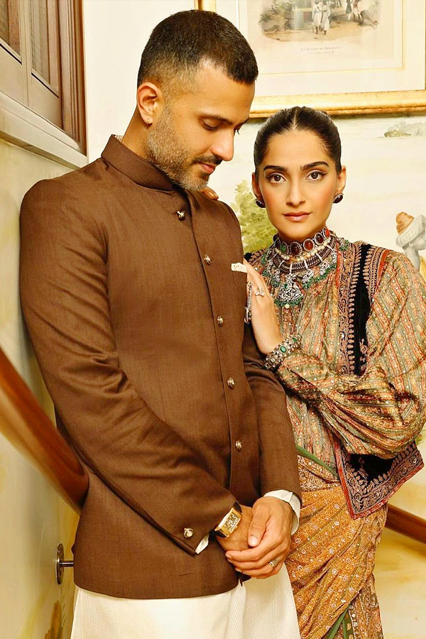 Interesting_20facts_20about_20Sonam_20Kapoor_20wedding_20Photos_20_2811_29.jpg 13