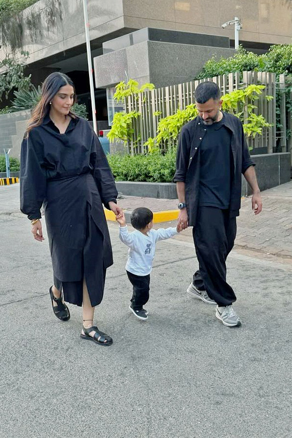 Interesting_20facts_20about_20Sonam_20Kapoor_20wedding_20Photos_20_2816_29.jpg 18