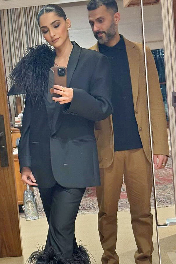Interesting_20facts_20about_20Sonam_20Kapoor_20wedding_20Photos_20_2819_29.jpg 21