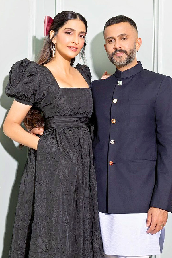 Interesting_20facts_20about_20Sonam_20Kapoor_20wedding_20Photos_20_282_29.jpg 4