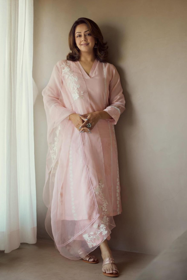 Jyothika-2.jpg 3