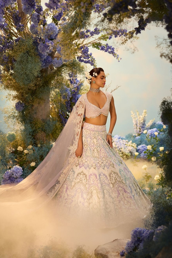 Manish-Malhotra-7.jpg 8