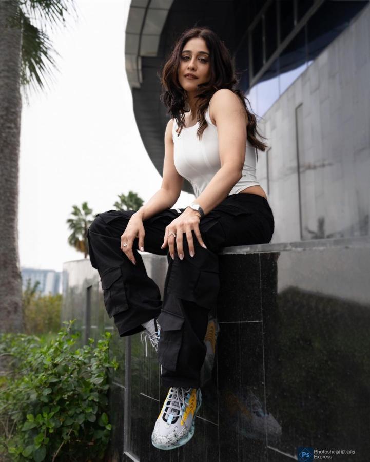 ReginaCassandra-02.jpg 2
