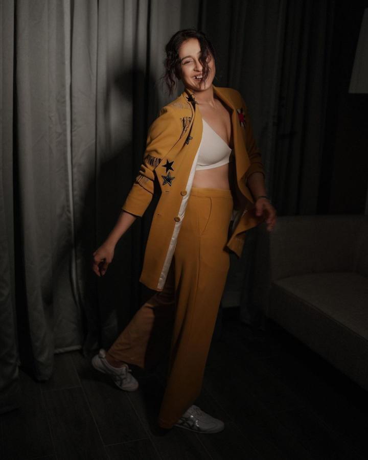 ReginaCassandra-07.jpg 7