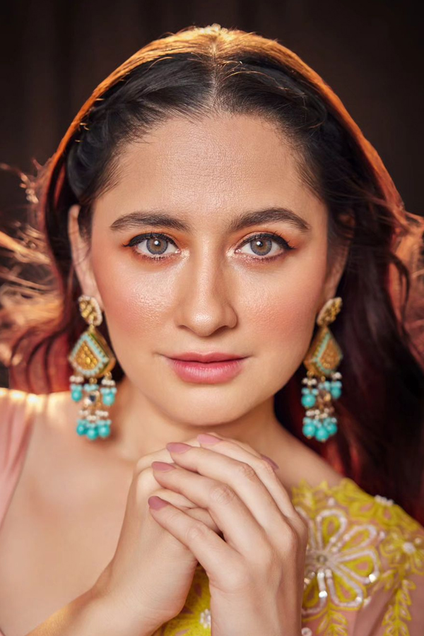 Sanjeeda-Shaikh-7_0.jpg 8