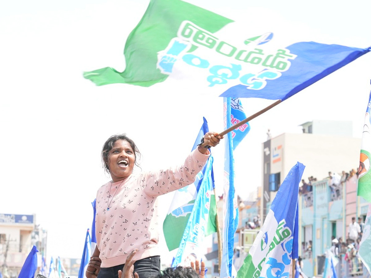 AP_20CM_20YS_20Jagan_20Public_20Meeting_20at_20Kalyanadurgam_20Photos_20_2824_29.jpg 28