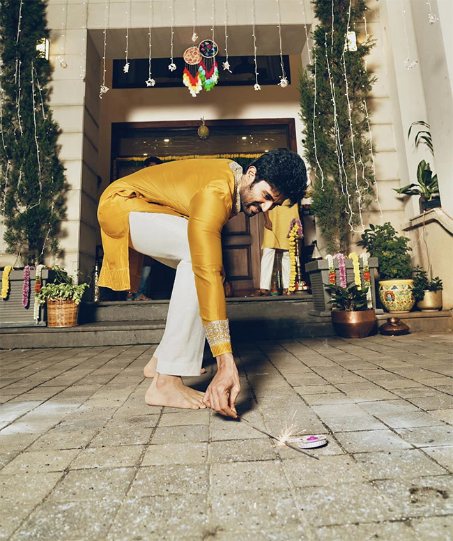Unseen_20And_20Rare_20Pictures_20From_20The_20Unseen_20Gallery_20Of_20Vijay_20Deverakonda-_20_2813_29.jpg 13