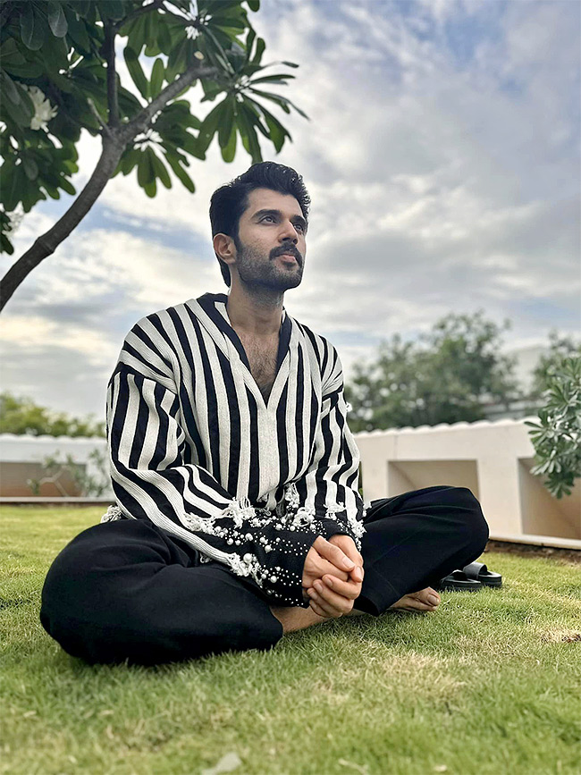 Unseen_20And_20Rare_20Pictures_20From_20The_20Unseen_20Gallery_20Of_20Vijay_20Deverakonda-_20_2815_29.jpg 15