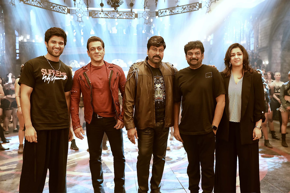 Unseen_20And_20Rare_20Pictures_20From_20The_20Unseen_20Gallery_20Of_20Vijay_20Deverakonda-_20_2824_29.jpg 24