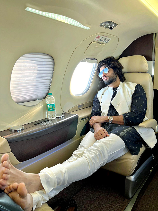 Unseen_20And_20Rare_20Pictures_20From_20The_20Unseen_20Gallery_20Of_20Vijay_20Deverakonda-_20_2828_29.jpg 28