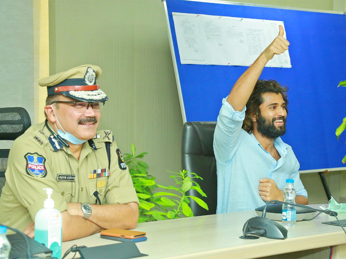 Unseen_20And_20Rare_20Pictures_20From_20The_20Unseen_20Gallery_20Of_20Vijay_20Deverakonda-_20_2835_29.jpg 35