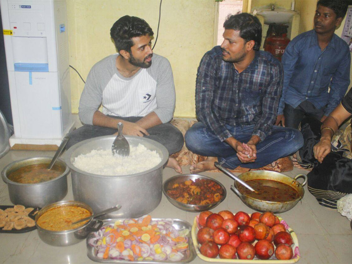 Unseen_20And_20Rare_20Pictures_20From_20The_20Unseen_20Gallery_20Of_20Vijay_20Deverakonda-_20_2843_29.jpg 43