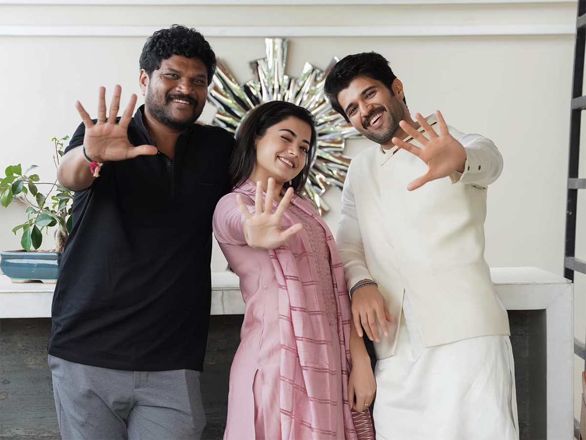 Unseen_20And_20Rare_20Pictures_20From_20The_20Unseen_20Gallery_20Of_20Vijay_20Deverakonda-_20_2844_29.jpg 44