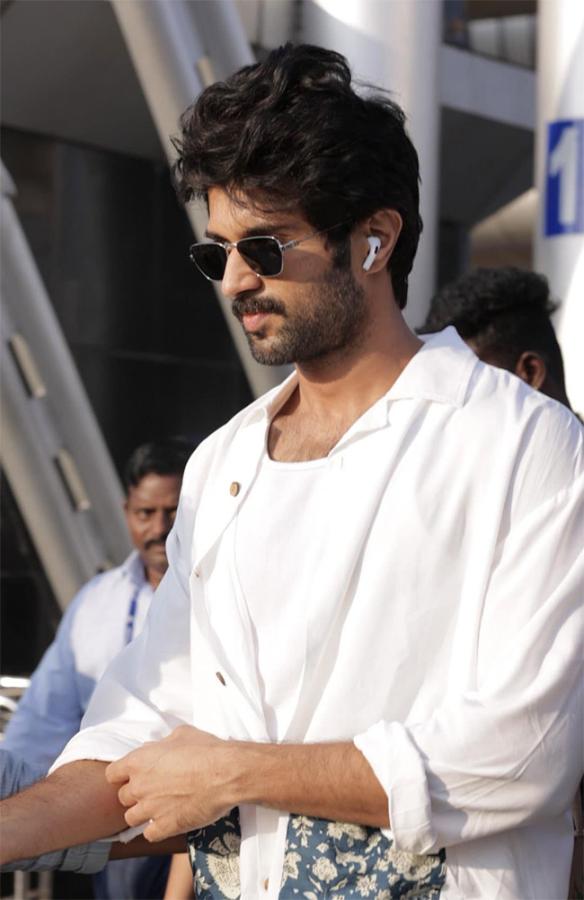 Unseen_20And_20Rare_20Pictures_20From_20The_20Unseen_20Gallery_20Of_20Vijay_20Deverakonda-_20_288_29.jpg 8