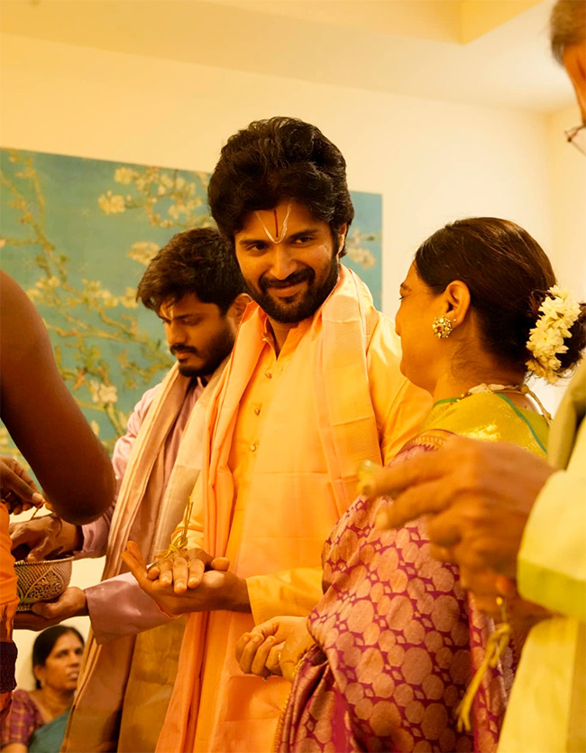 Unseen_20And_20Rare_20Pictures_20From_20The_20Unseen_20Gallery_20Of_20Vijay_20Deverakonda-_20_289_29.jpg 9