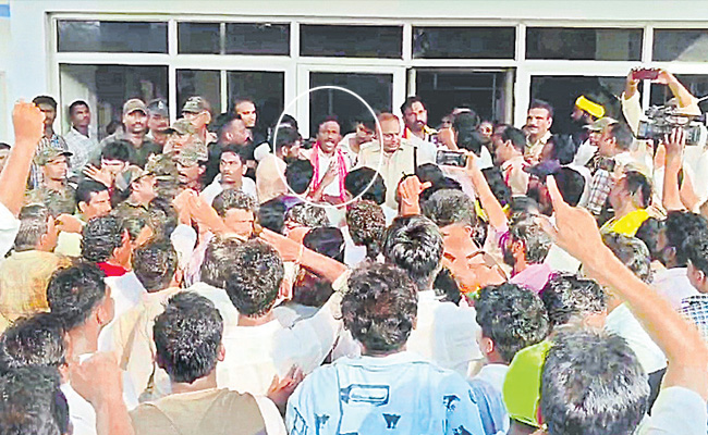Vallabhaneni-Balashowry.jpg