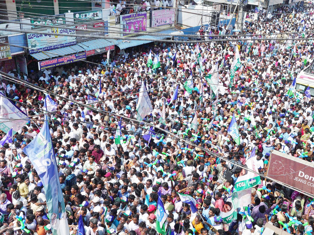 CM_20YS_20Jagan_20Public_20Meeting_20At_20Puttur_20Tirupati_20Photos_20_286_29.jpg 6