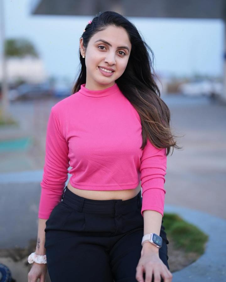 PriyankaKholgade-08.jpg 12