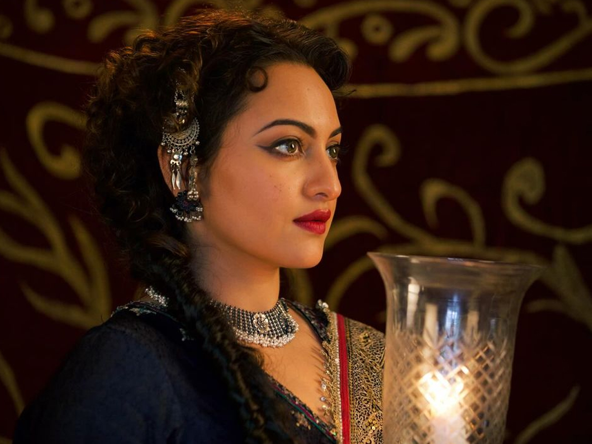 Sonakshi-Sinha-3_0.jpg 9