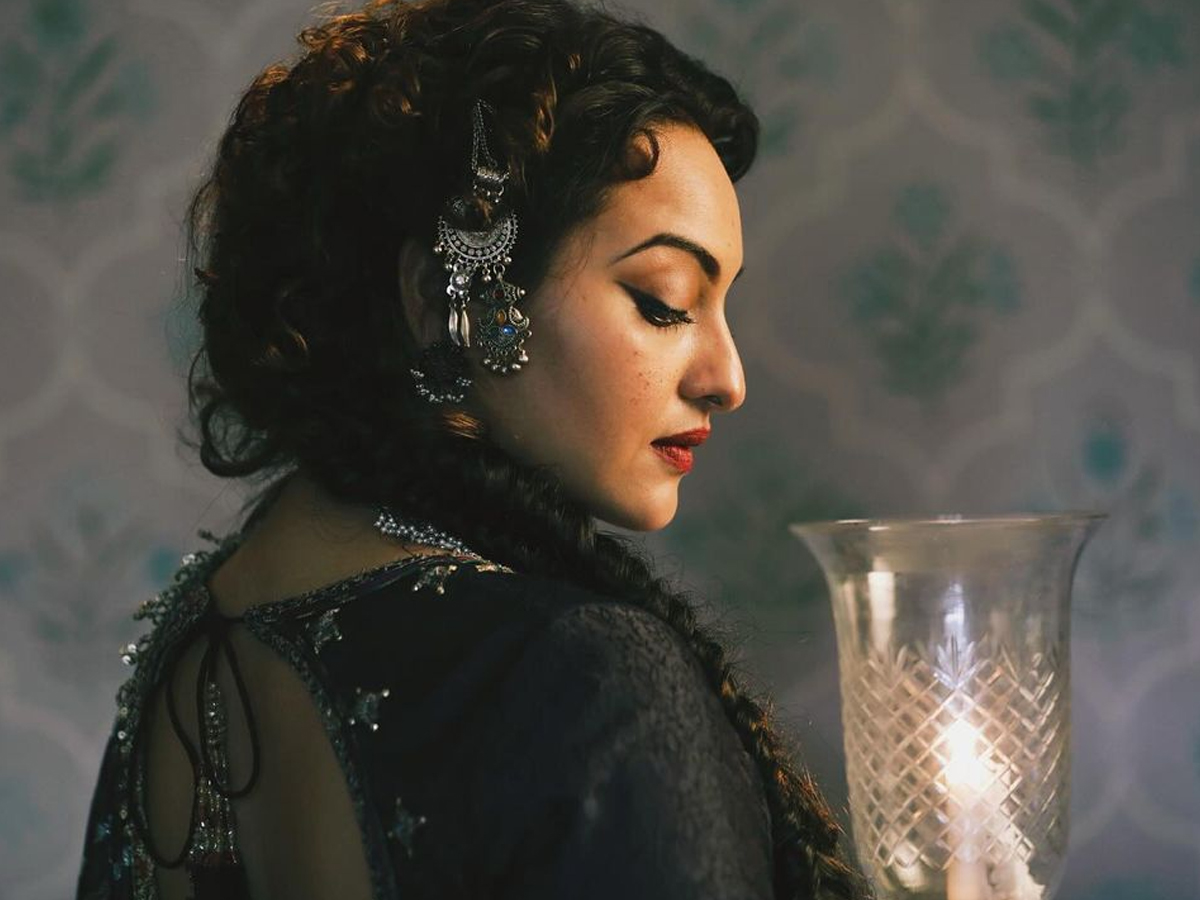 Sonakshi-Sinha-4_0.jpg 10