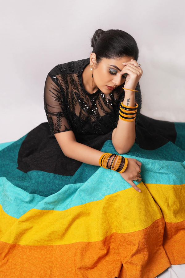 Sreemukhi-16.jpg 16