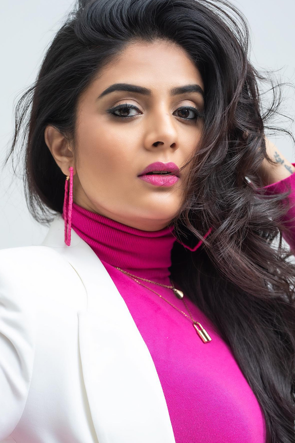 Sreemukhi-20.jpg 20