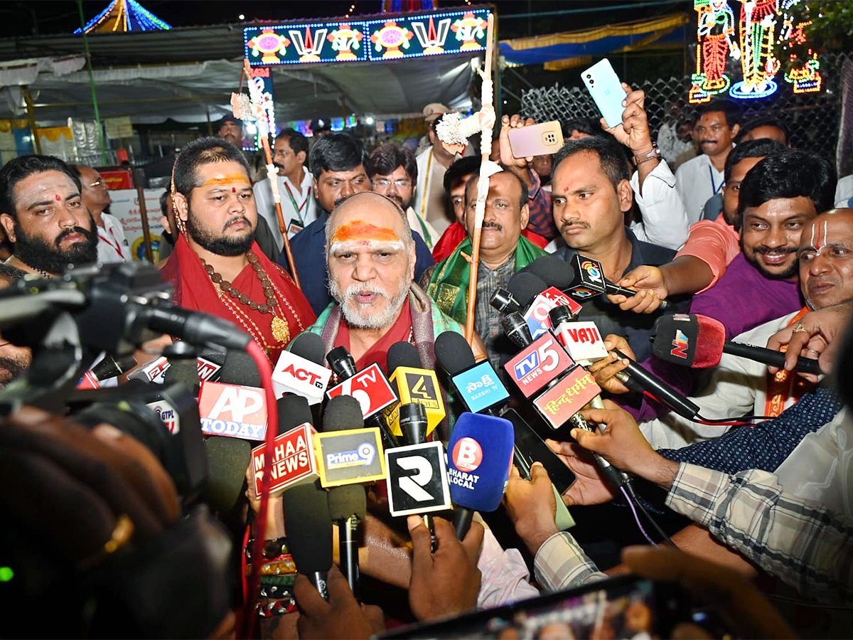 Simhachalam_20temple_20will_20celebrate_20the_20Chandanotsavam_20Photos-6.jpg 6