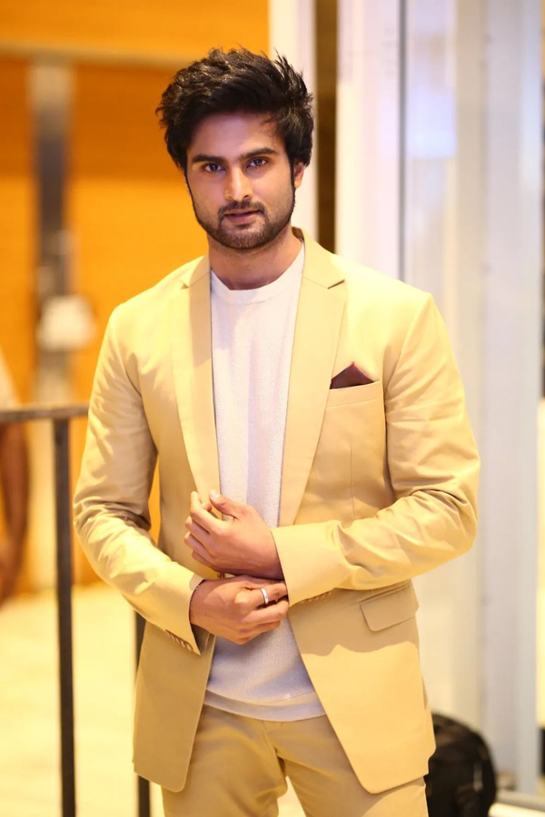 Sudheer-Babu-24_0.jpg 25