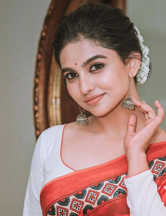 mamitha1.jpg 3