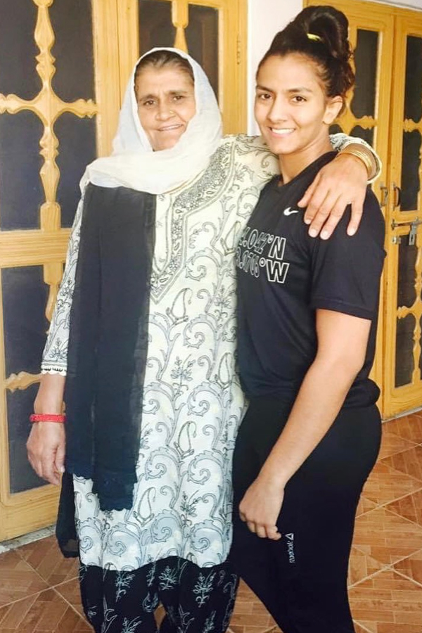 1.Daya-Kaur.jpg 2