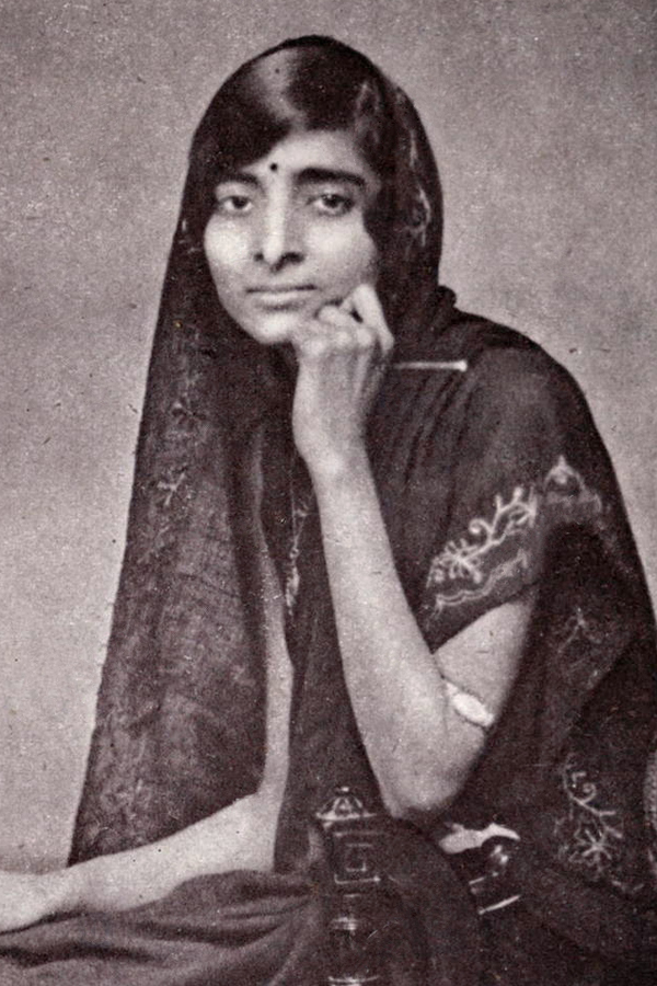 13.Kamala-Nehru.jpg 8