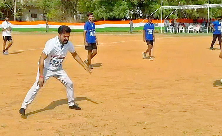 CM-Revanth-Reddy-Plays-Football-1.jpg