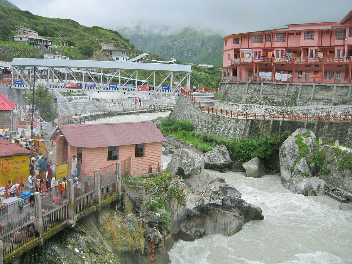 Char_20Dham_20Yatra_202024_20Doors_20Of_20Badrinath_20Temple_20Open-_20_289_29.jpg 9