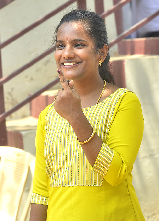 Elections_202024_20First_20Time_20Voters_20In_20AP_20Photos-_20_2813_29.jpg 13