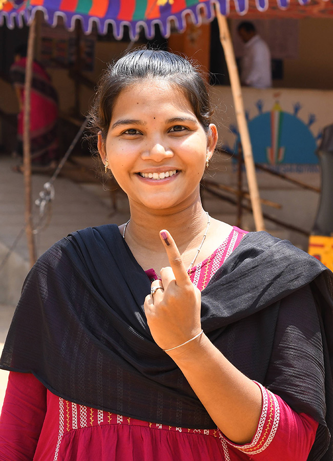 Elections_202024_20First_20Time_20Voters_20In_20AP_20Photos-_20_2814_29.jpg 14