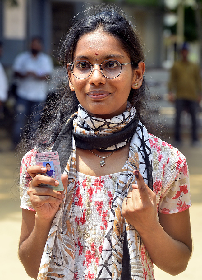 Elections_202024_20First_20Time_20Voters_20In_20AP_20Photos-_20_2816_29.jpg 16