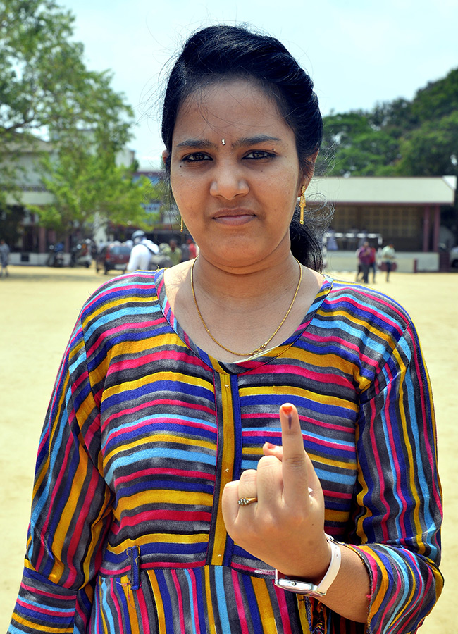 Elections_202024_20First_20Time_20Voters_20In_20AP_20Photos-_20_2817_29.jpg 17