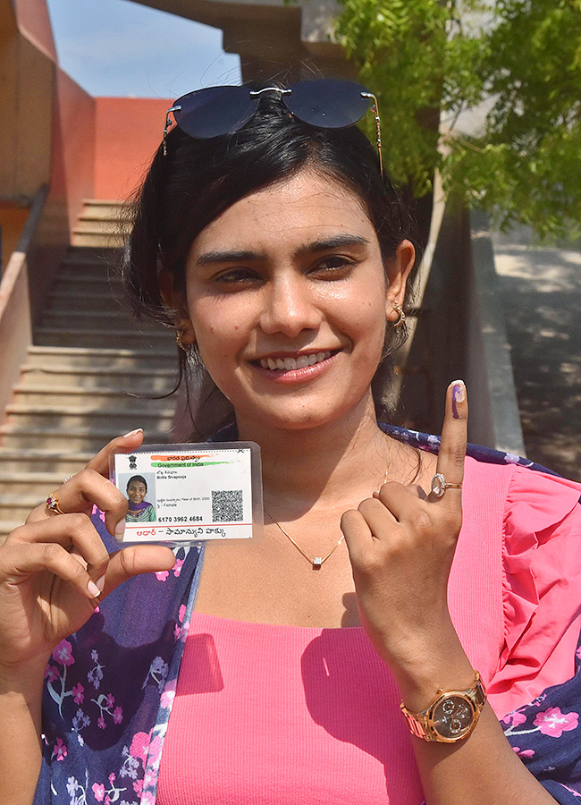 Elections_202024_20First_20Time_20Voters_20In_20AP_20Photos-_20_2823_29.jpg 23