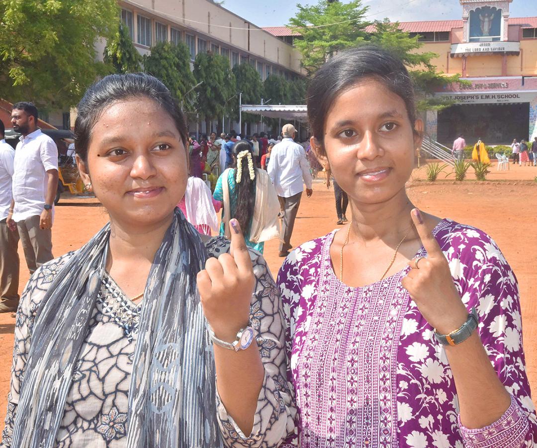 Elections_202024_20First_20Time_20Voters_20In_20AP_20Photos-_20_2825_29.jpg 25