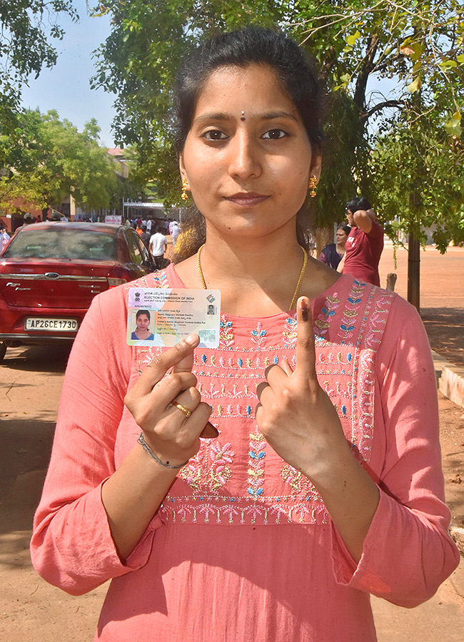 Elections_202024_20First_20Time_20Voters_20In_20AP_20Photos-_20_2826_29.jpg 26