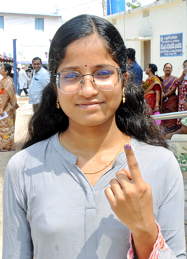Elections_202024_20First_20Time_20Voters_20In_20AP_20Photos-_20_2828_29.jpg 28