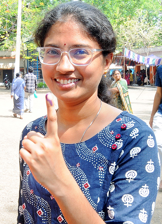 Elections_202024_20First_20Time_20Voters_20In_20AP_20Photos-_20_2829_29.jpg 29