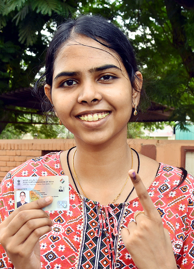 Elections_202024_20First_20Time_20Voters_20In_20AP_20Photos-_20_2833_29.jpg 33